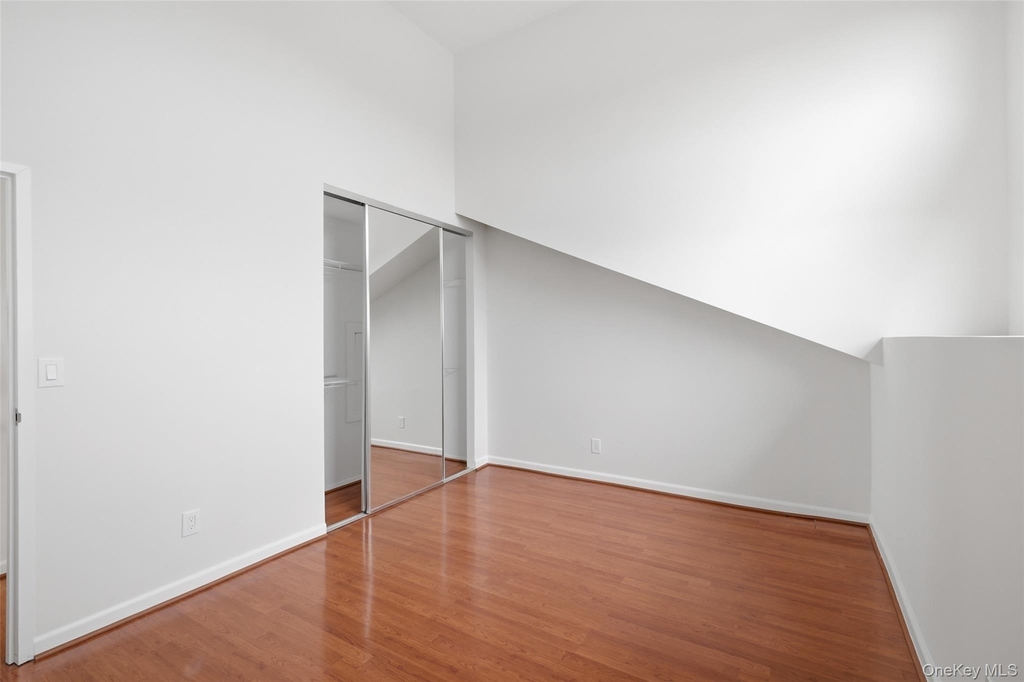 185 W Park Avenue - Photo 16