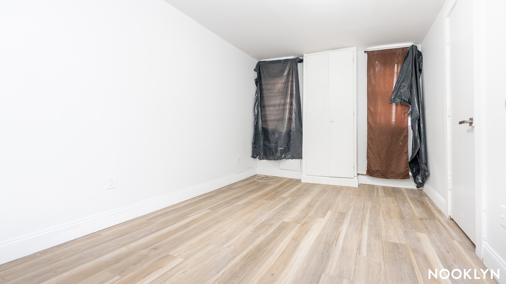 105 Weirfield St 11221 - Photo 2