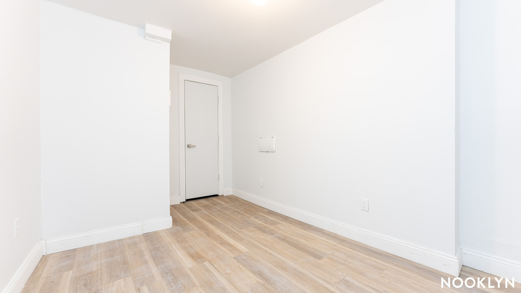 105 Weirfield St 11221 - Photo 14