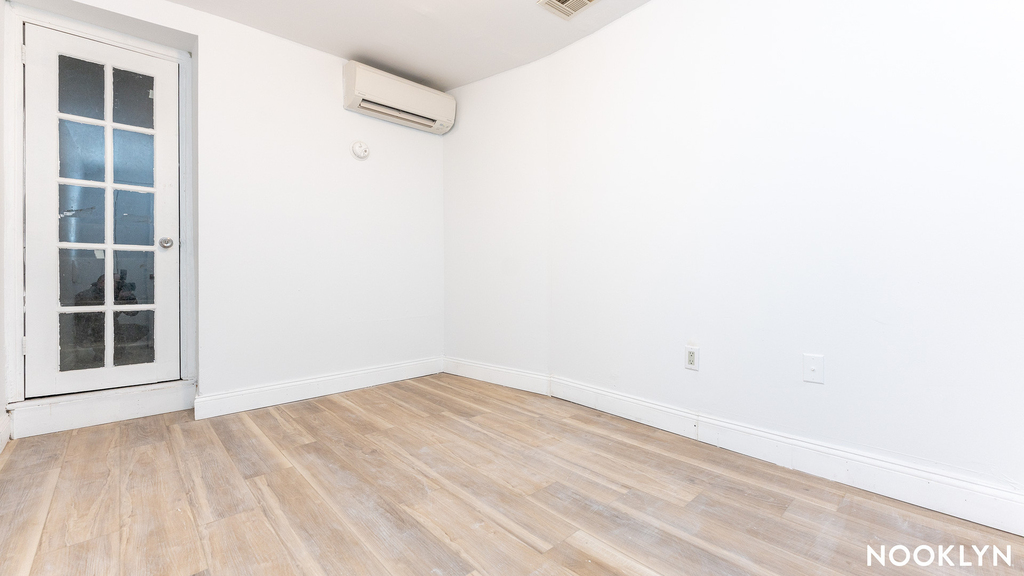 105 Weirfield St 11221 - Photo 12