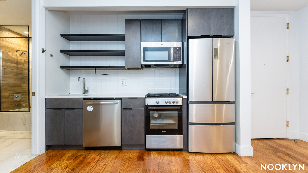 189 Johnson Ave 11206 - Photo 0