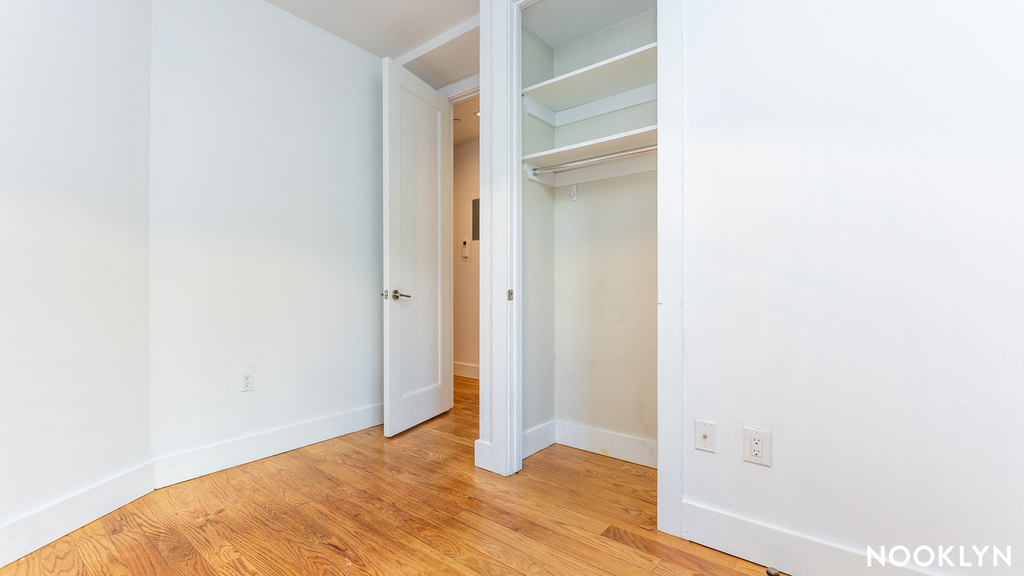 189 Johnson Ave 11206 - Photo 8