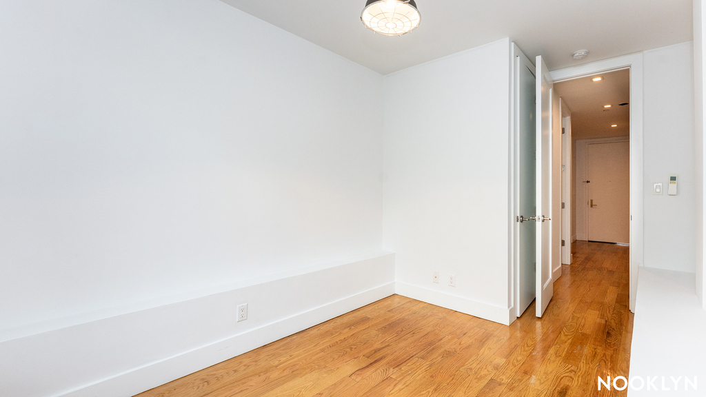 189 Johnson Ave 11206 - Photo 10