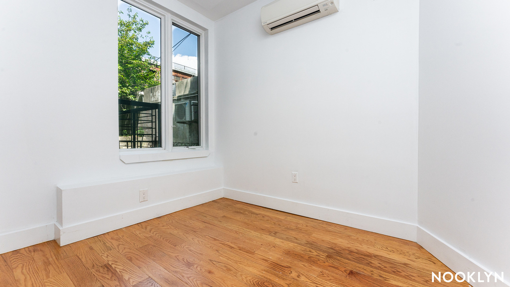 189 Johnson Ave 11206 - Photo 6