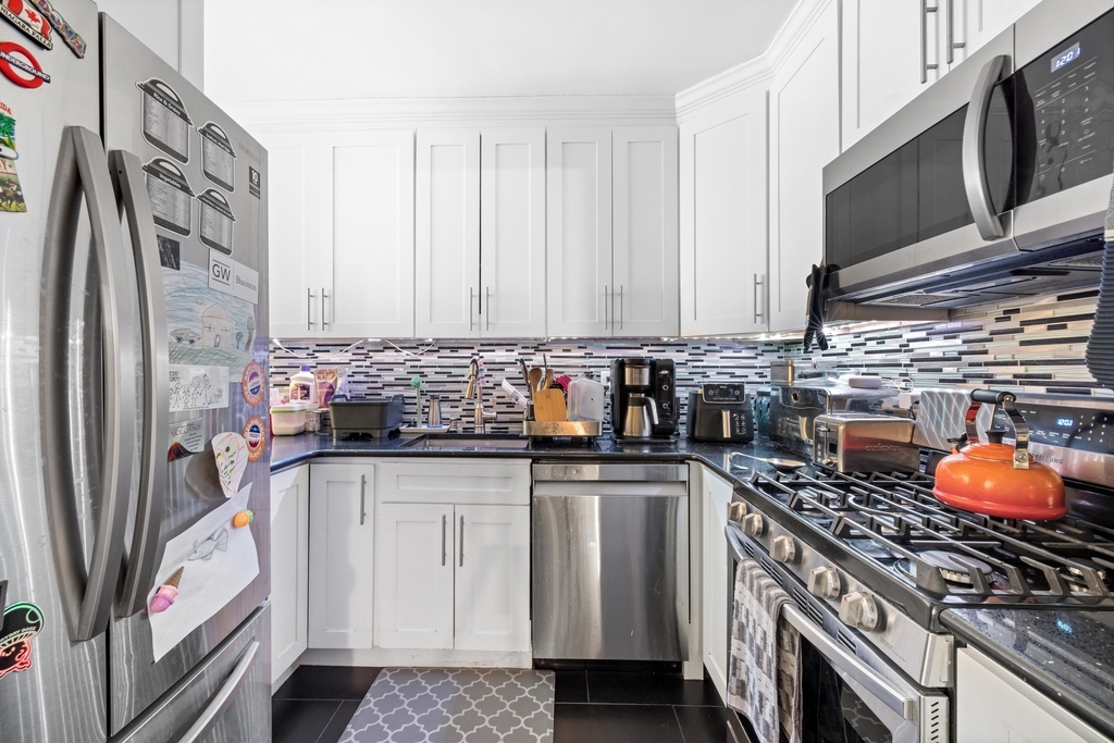30 W 61st Street - Photo 4