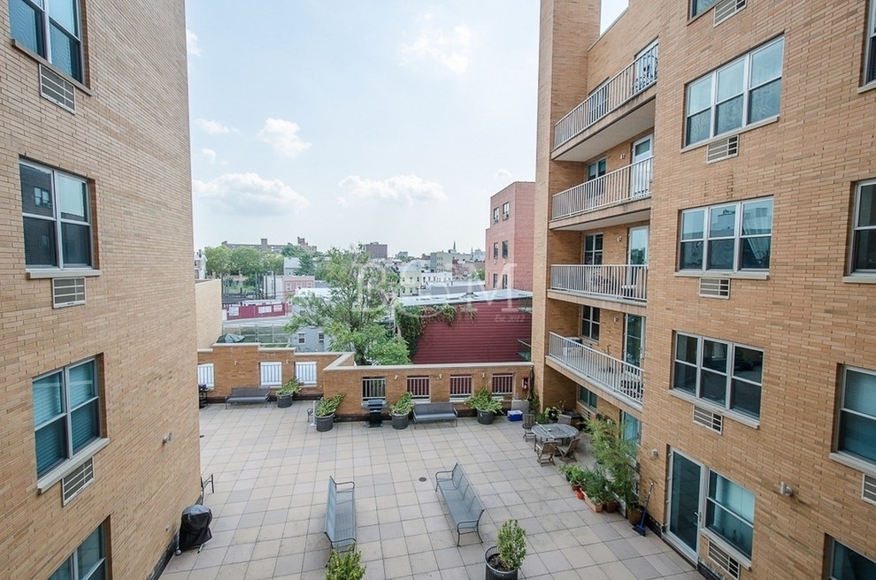 234 Skillman Avenue - Photo 10