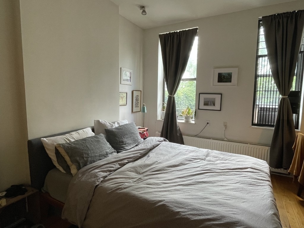 221 Van Brunt Street - Photo 4