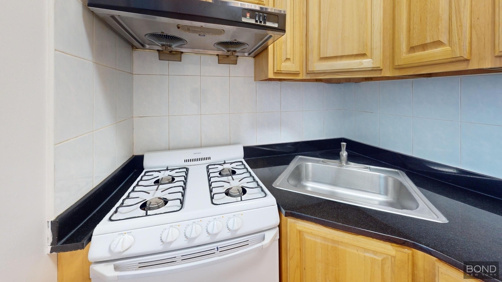 20 Spring Street - Photo 2
