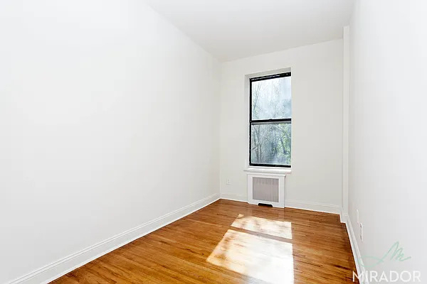 1556 York Avenue - Photo 1