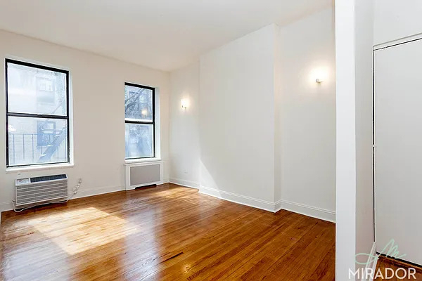 1556 York Avenue - Photo 0