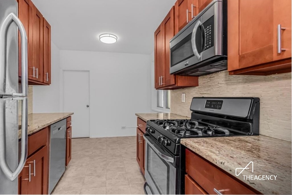 3050 Fairfield Avenue - Photo 2