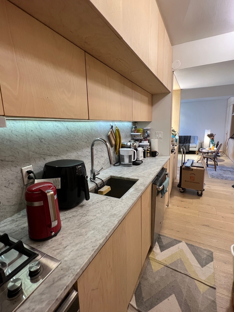 34 Plaza Street E - Photo 2
