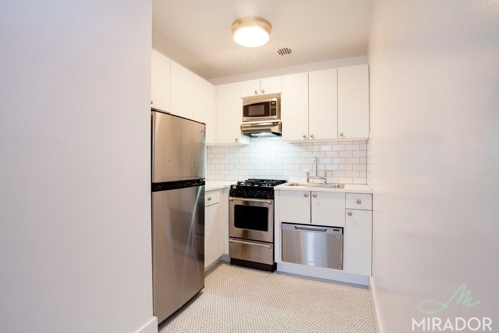 27 W 16th Street - Photo 2