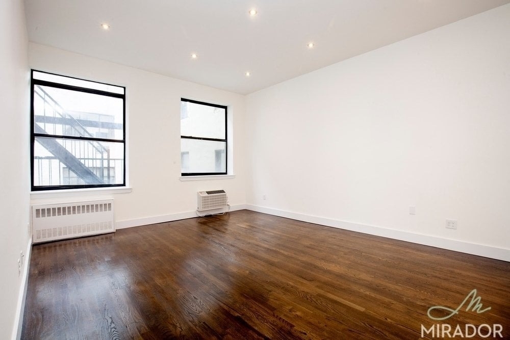 27 W 16th Street - Photo 0