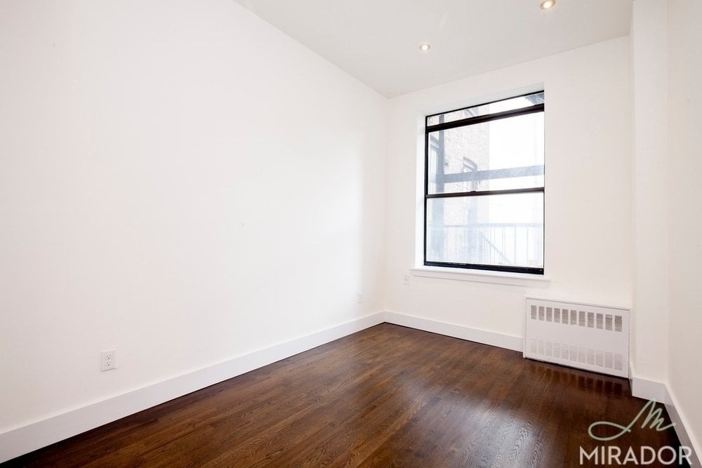 27 W 16th Street - Photo 1