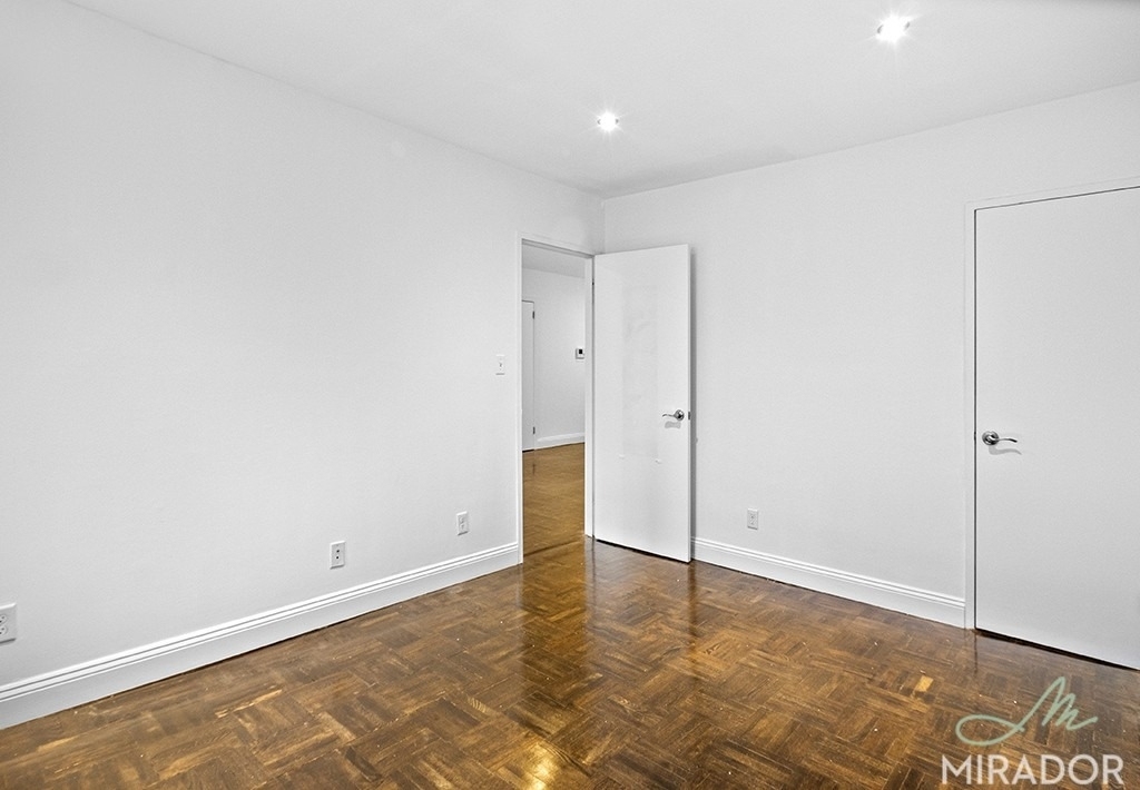 255 W 14th Street - Photo 5