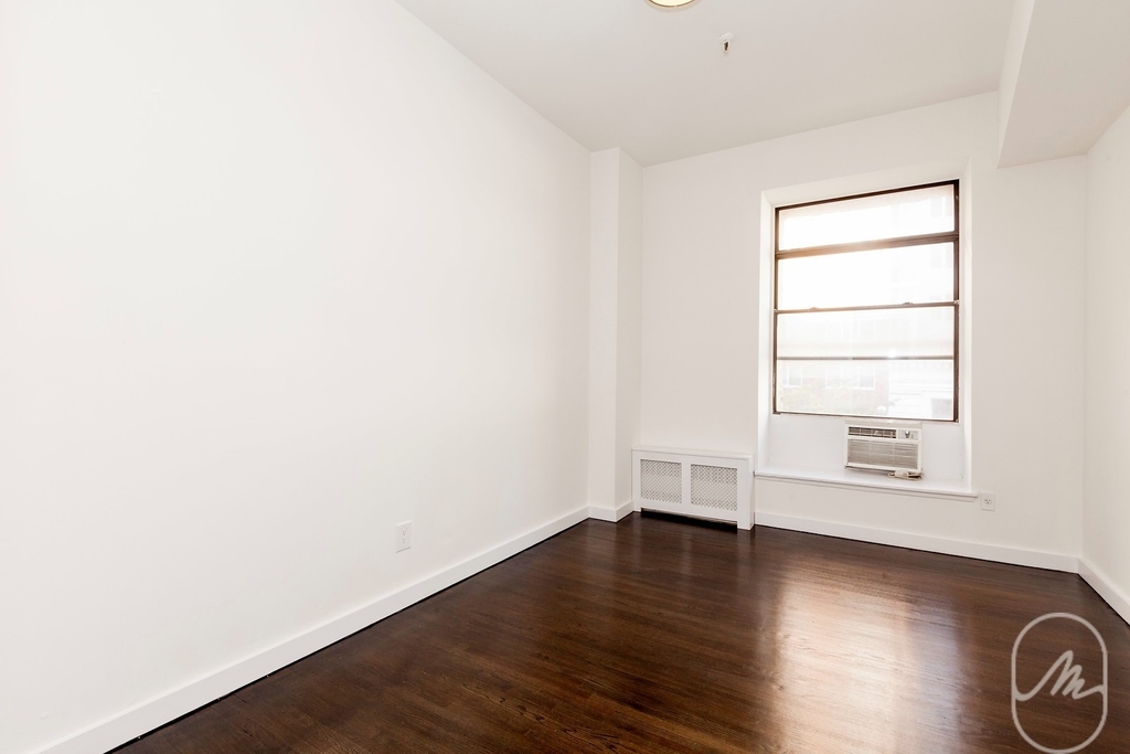 127 4th Avenue - Photo 4