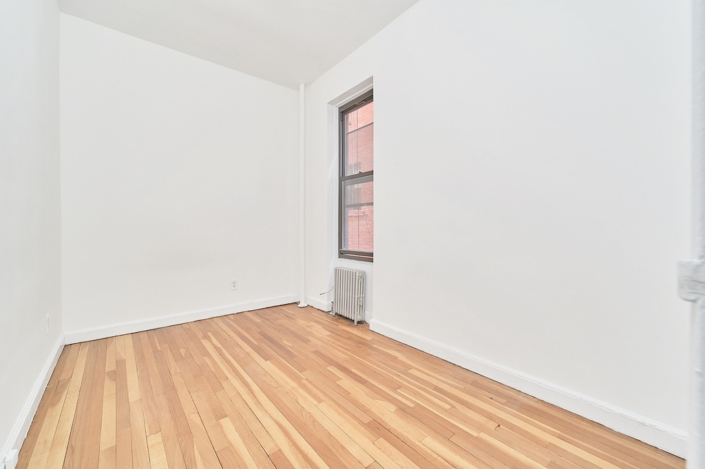 353 W 44th Street - Photo 3