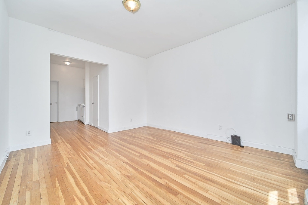 353 W 44th Street - Photo 1