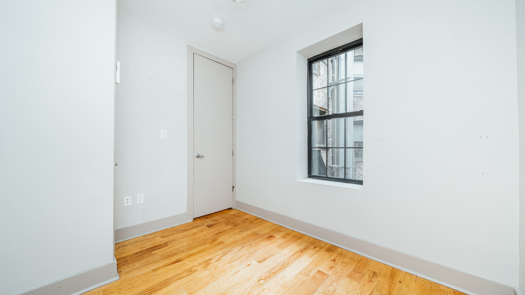 292 Bedford Ave 11249 - Photo 4