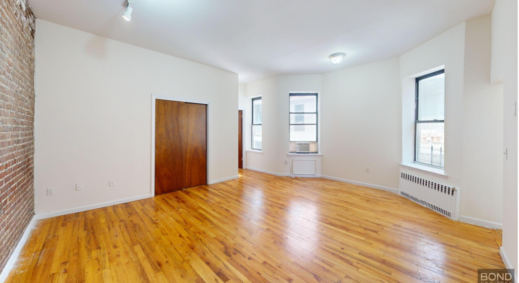 West 80th Street - Photo 0