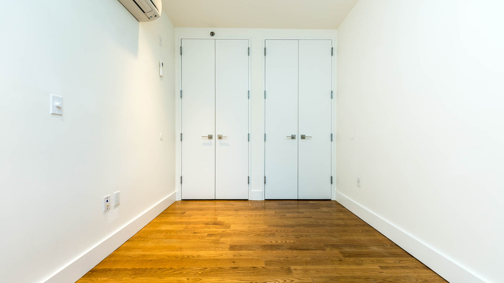 69 Ten Eyck St 11206 - Photo 12