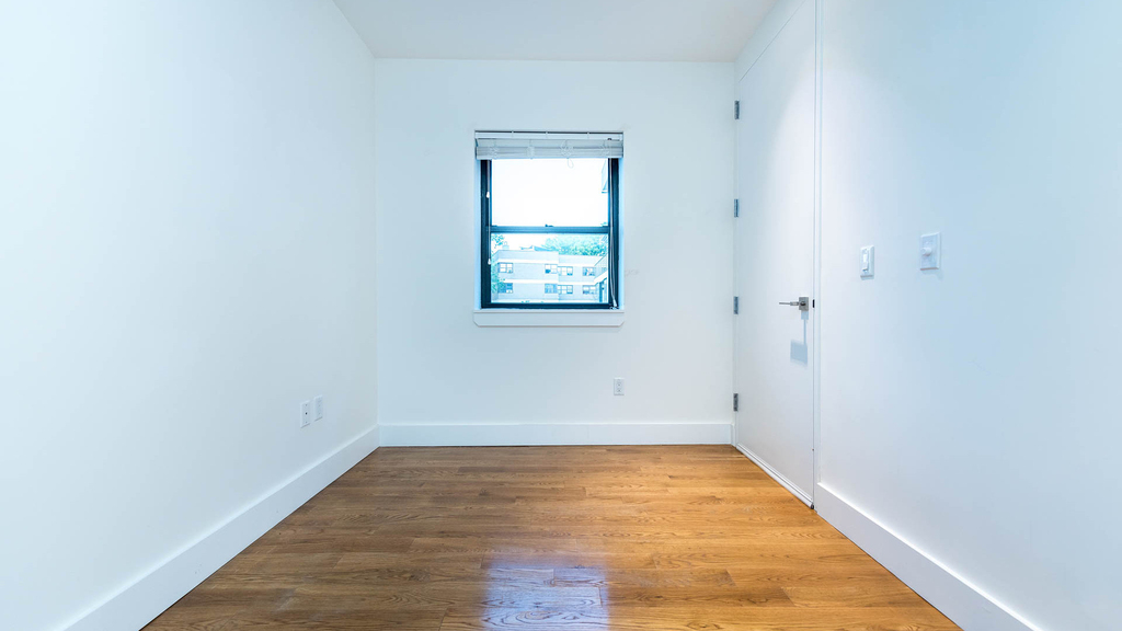 69 Ten Eyck St 11206 - Photo 9