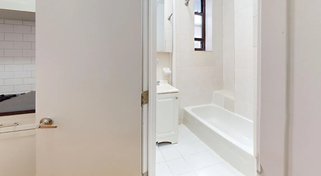 West 50th Street - Photo 5