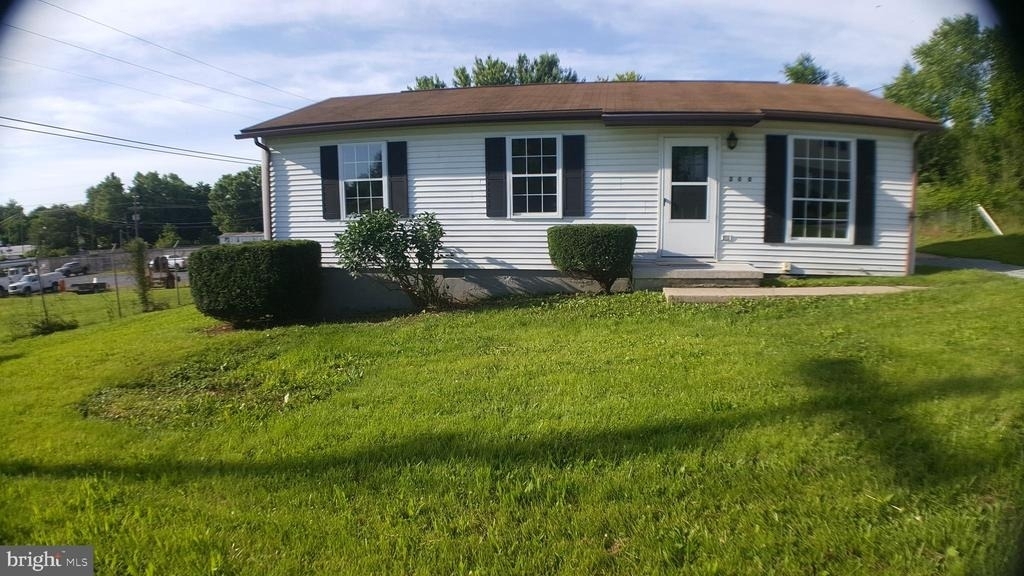 200 Peach Tree Drive - Photo 0
