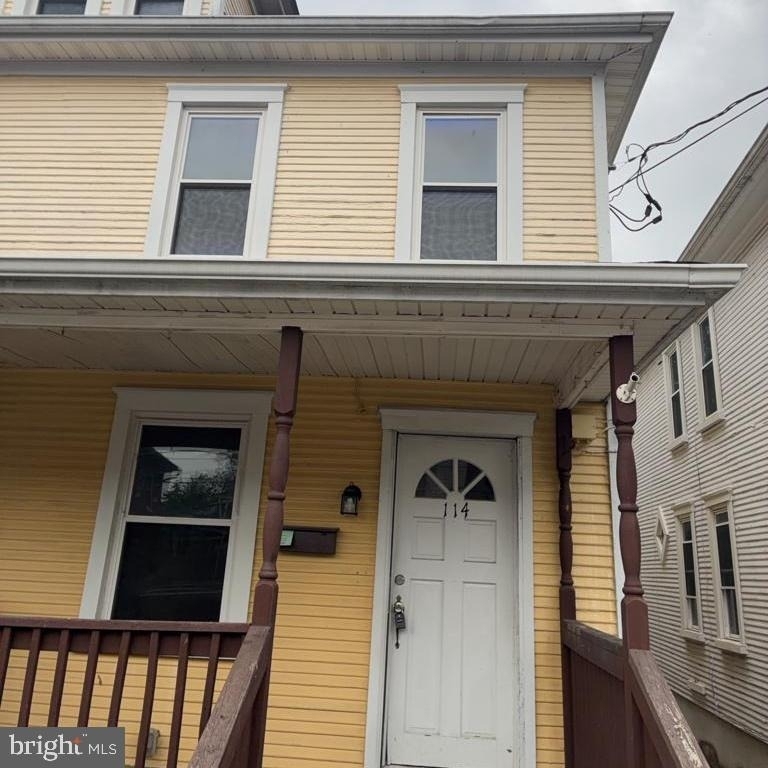 114 S Kentucky Avenue - Photo 0