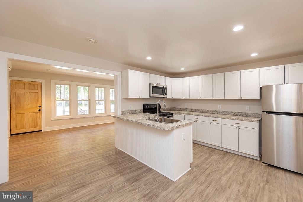 550 N Loudoun Street - Photo 4