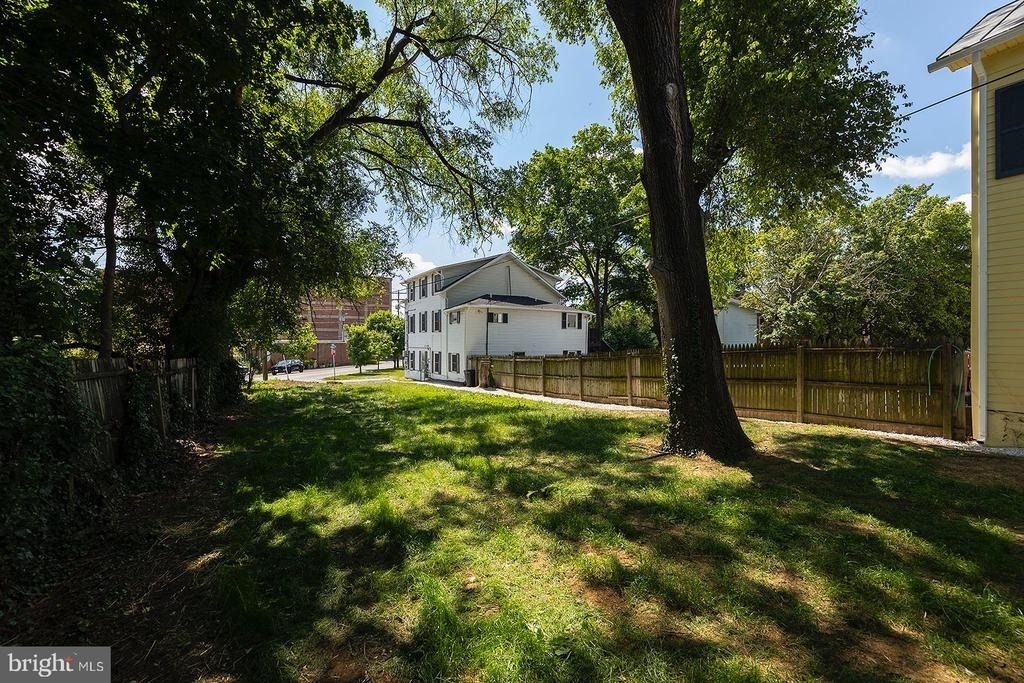550 N Loudoun Street - Photo 17