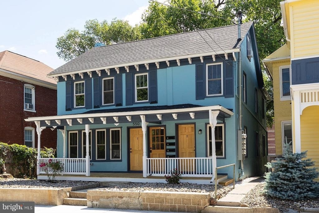 550 N Loudoun Street - Photo 0