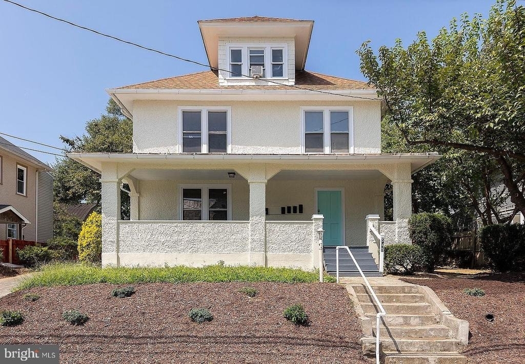 545 N Loudoun Street - Photo 0
