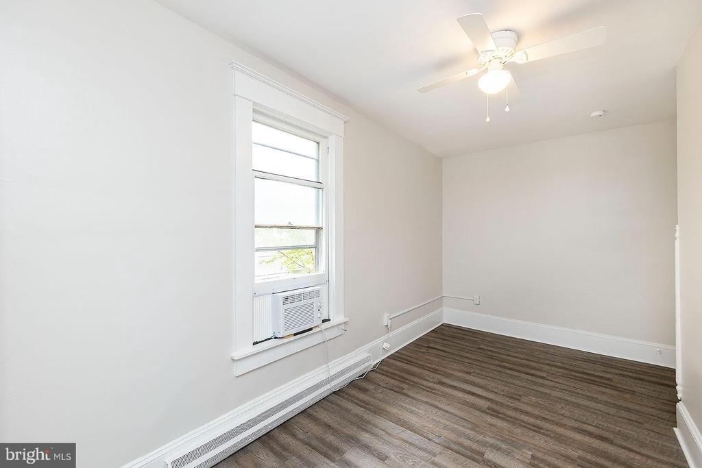 545 N Loudoun Street - Photo 1