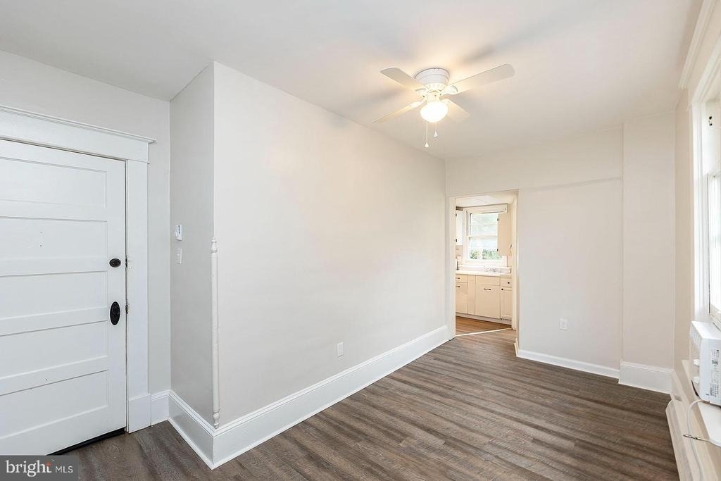 545 N Loudoun Street - Photo 2