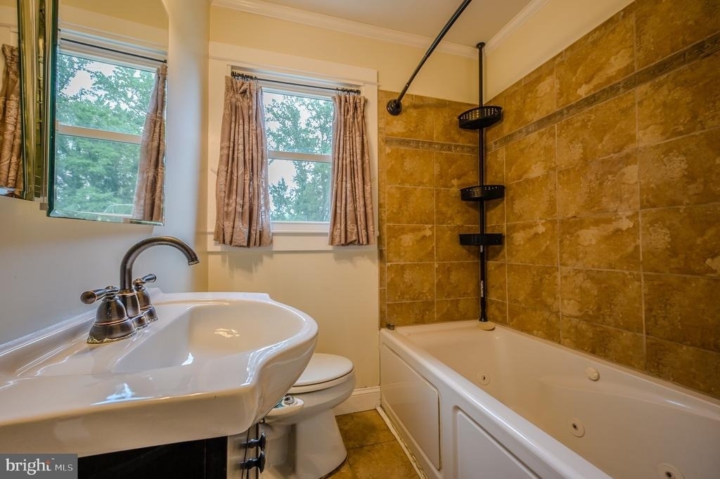 51 Virginia Avenue - Photo 4
