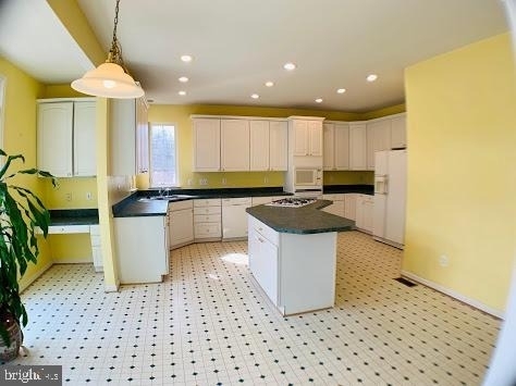 47 Montgomery Drive - Photo 3