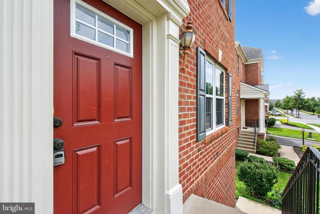 7629 Hamelin Lane - Photo 3