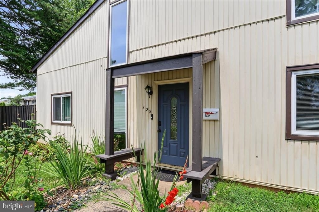129 Willow Place - Photo 1