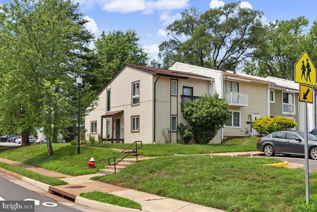 129 Willow Place - Photo 0