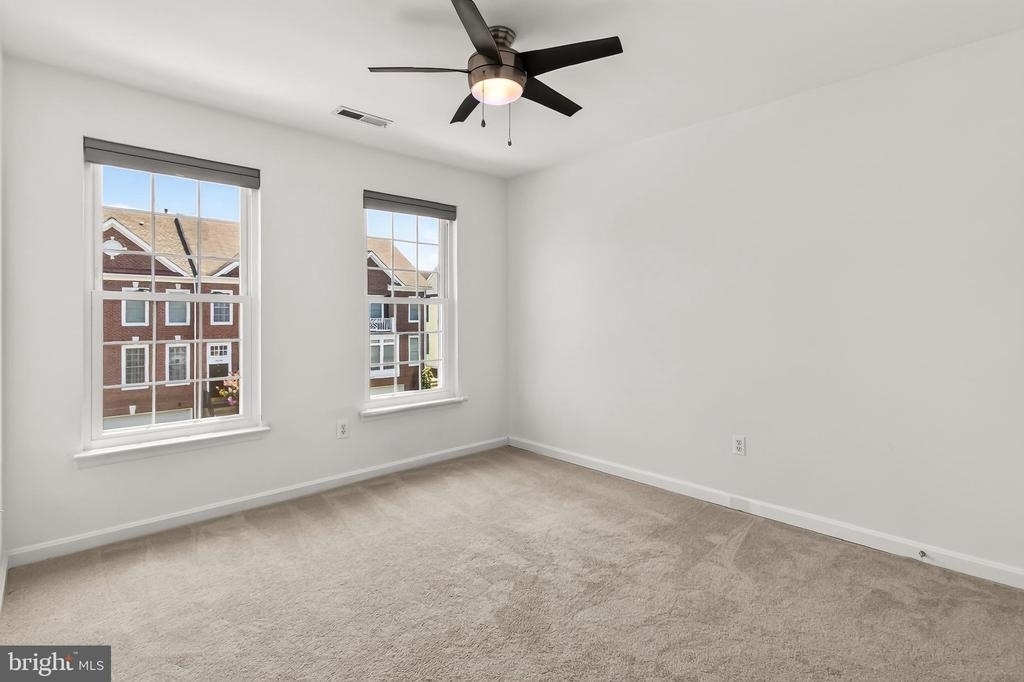 26101 Nimbleton Square - Photo 34
