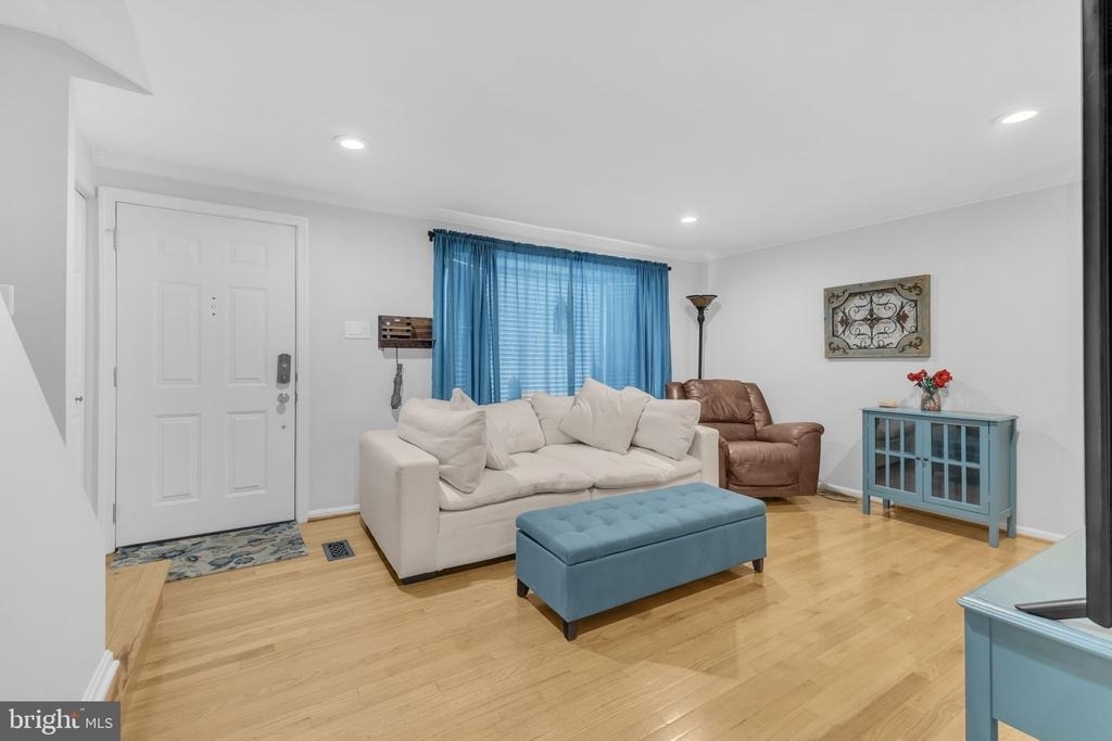7113 Latour Court - Photo 3