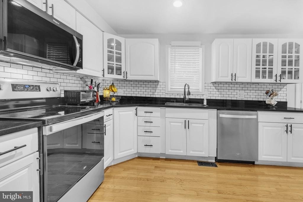 7113 Latour Court - Photo 9