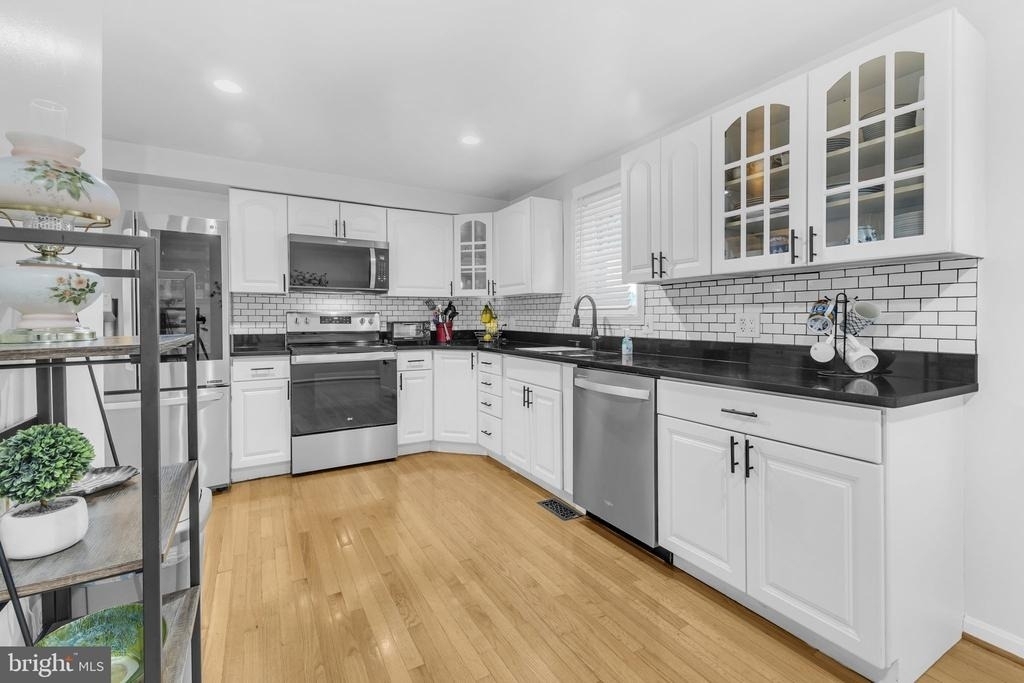 7113 Latour Court - Photo 8