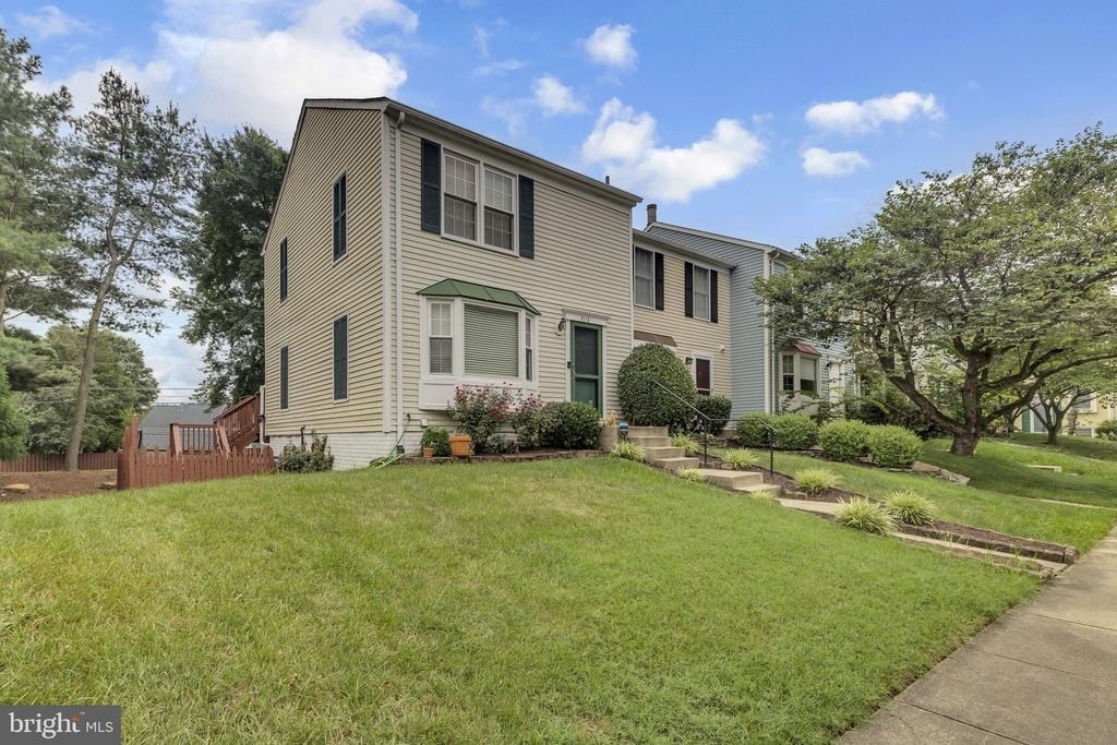 7113 Latour Court - Photo 0