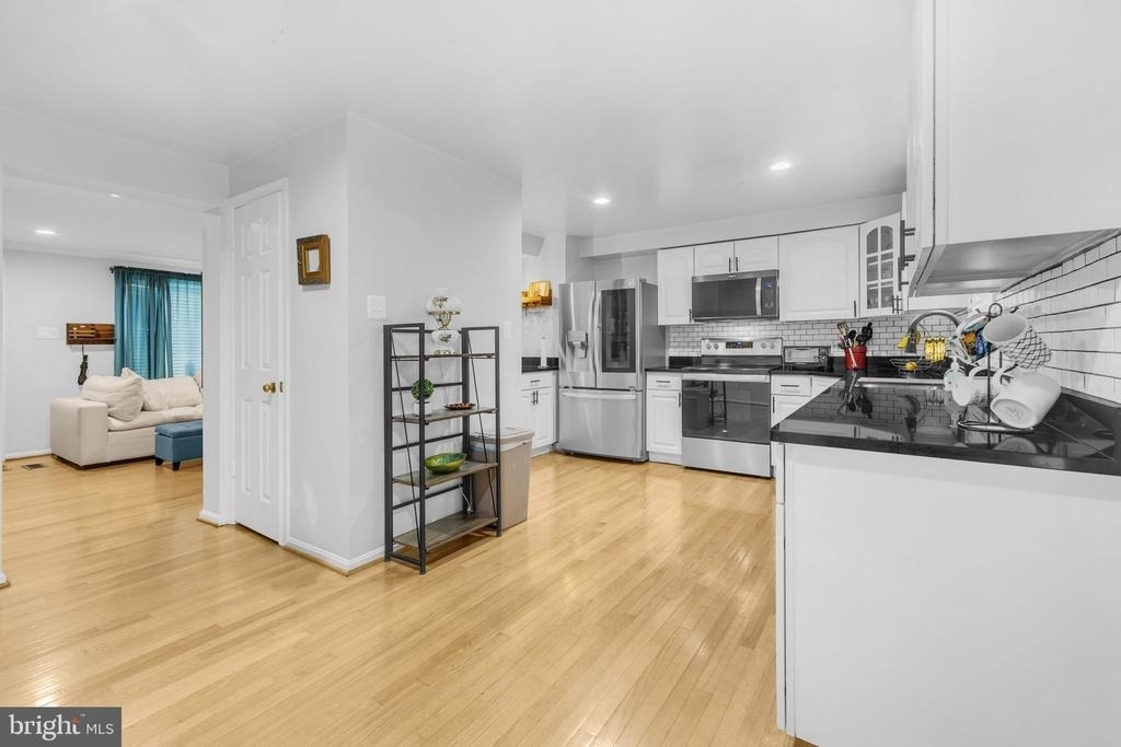 7113 Latour Court - Photo 7