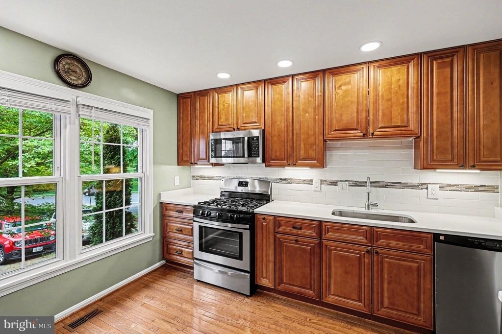 7468 Brighouse Court - Photo 6