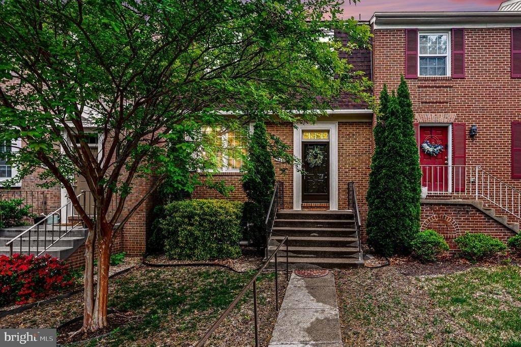 7468 Brighouse Court - Photo 0