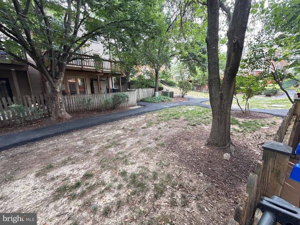 5832 Apsley House Court - Photo 29